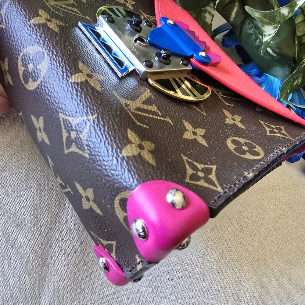 Authentic Louis Vuitton Tribal Monogram Crossbody Bag - Picture 7 of 16